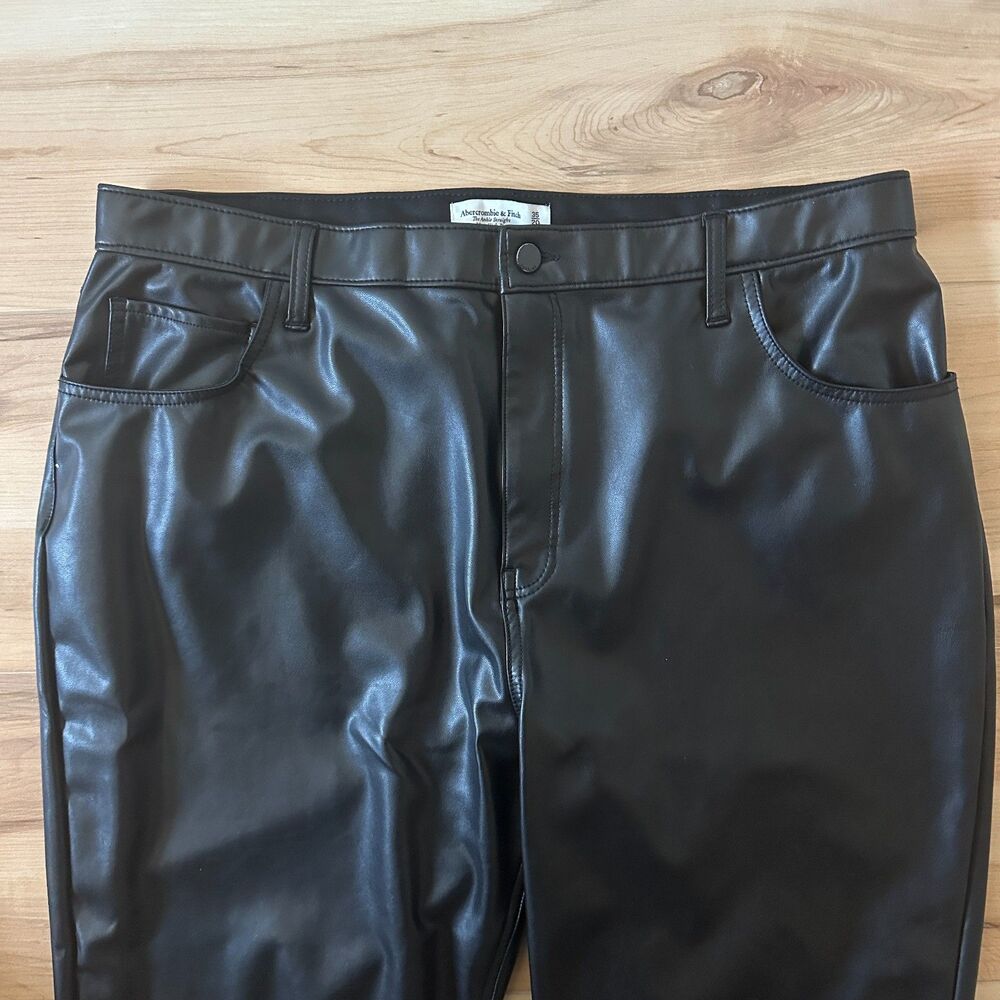 Abercrombie & Fitch Curvy Love Ultra High Rise Faux Leather Black Pants Sz 35/20 - Picture 2 of 5